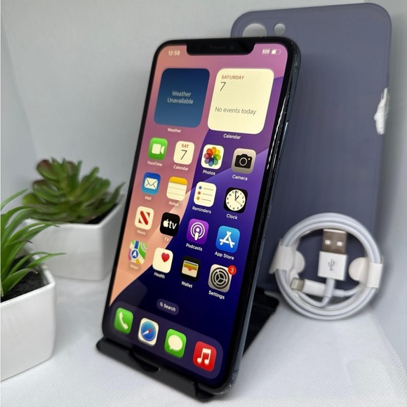 Apple iPhone 11 Pro Max 256GB Unlocked Midnight Green ANY COUNTRY - Picture 9 of 9